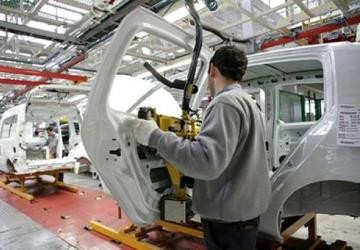 Mercedes Benz invierte 170 millones de dlares